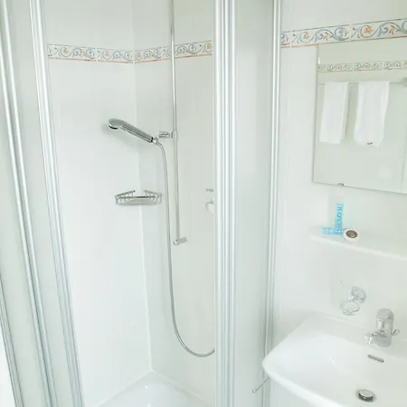De L'ours 3* Lausana