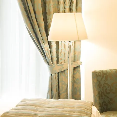 De L'ours 3* Lausana